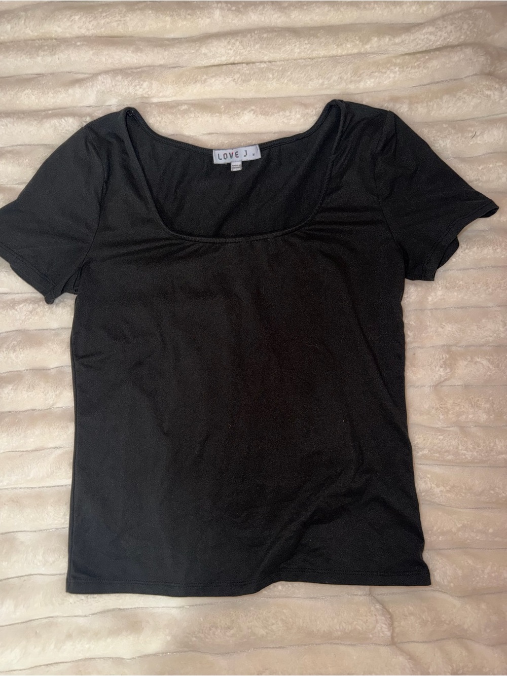 love J Black Scoop Neck Short Sleeve Tee